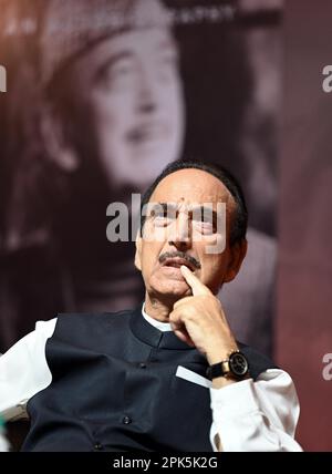 NEW DELHI, INDE - AVRIL 5 : Ghulam Nabi Azad pendant la fonction de son livre "Azaad" au Musée Nehru sur 5 avril 2023 à New Delhi, Inde. (Photo de Sanjeev Verma/Hindustan Times/Sipa USA) Banque D'Images