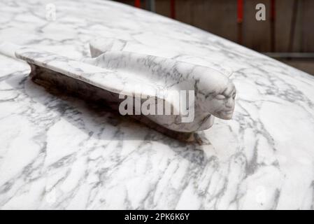 Figurine de radiateur, Cadillac, sculpture, marbre, Carrare, Province de Massa-Carrara, Toscane, Italie Banque D'Images