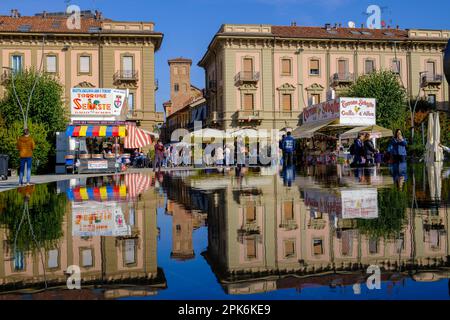 Fontaine, Piazza Michele Ferrero, Alba, Langhe, Piémont, Italie Banque D'Images