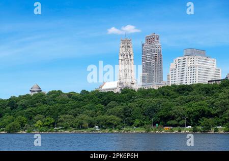 Université de Columbia, Riverside Church, Hudson River, Harlem, Manhattan, New York, États-Unis Banque D'Images