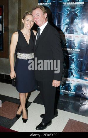 Claudia Karvan et Sam Neill la première de « Daybreakers » au Entertainment Quarter Sydney, Australie - 01.02.10 Banque D'Images