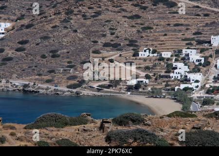 Vue panoramique sur la plage de Gialos à iOS Grèce Banque D'Images