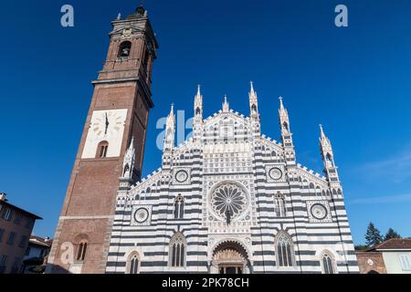 Monza, Italie - avril 5 2023 - vue sur la cathédrale (Duomo, basilique de San Giovanni Battista) Banque D'Images
