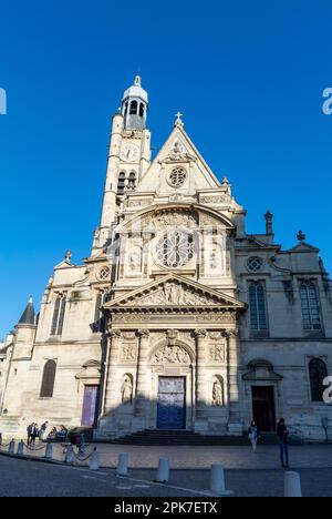 Paris, France, la façade de Saint Etienne du Mont ou Saint-Etienne-du-Mont qui est une église médiévale dans le quartier latin de Paris. Banque D'Images