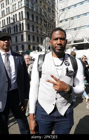 New York, États-Unis. 03rd avril 2023. Jamaane Williams, avocate publique de New York et ancienne candidate au poste de gouverneur de New York, vue lors d'une manifestation devant le tribunal pénal de New York avant l'inculpation de Donald Trump. (Photo de Catherine Nance/SOPA Images/Sipa USA) crédit: SIPA USA/Alay Live News Banque D'Images