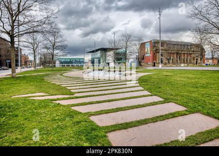 Middlesbrough Central Square, chemin vers Mima autour de la fontaine Banque D'Images