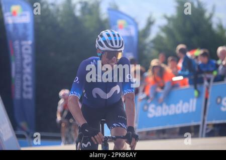 Amasa-Villabona, Espagne. 05th avril 2023. Movistar Team Rider Enric Mas atteignant la ligne d'arrivée pendant la phase 3rd de l'Itzulia pays Basque 2023 entre Errenteria et Amasa-Villabona sur 05 avril 2023, à Amasa-Villabona, Espagne. (Photo d'Alberto Brevers/Pacific Press) crédit: Pacific Press Media production Corp./Alamy Live News Banque D'Images