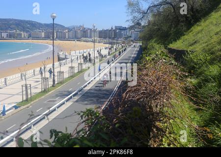 Saint-Sébastien, Espagne. 05th avril 2023. La sépulse au col de Playa de la Concha pendant la phase 3rd de l'Itzulia pays Basque 2023 entre Errenteria et Amasa-Villabona, sur 05 avril 2023, à San Sebastian, Espagne. (Photo d'Alberto Brevers/Pacific Press) crédit: Pacific Press Media production Corp./Alamy Live News Banque D'Images