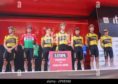 Amasa-Villabona, Euskadi, Espagne. 5th avril 2023. Errenteria, Espagne, 05th avril 2023 : les cavaliers Jumbo-Visma pendant la phase 3rd du pays basque Itzulia 2023 entre Errenteria et Amasa-Villabona, sur 05 avril 2023, à Errenteria, Espagne. (Credit image: © Alberto Brevers/Pacific Press via ZUMA Press Wire) USAGE ÉDITORIAL SEULEMENT! Non destiné À un usage commercial ! Banque D'Images