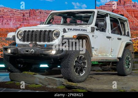 New York, New York, États-Unis. 5th avril 2023. (NOUVEAU) le salon international de l'auto de New York 2023. 05 avril 2023, New York, New York, Etats-Unis: Le nouveau Jeep Wrangler Rubicon 4xE 2024 vu au salon international de l'auto aperçu de la presse au Centre de congrès Jacob Javits sur 5 avril 2023 à New York. (Credit image: © M10s/TheNEWS2 via ZUMA Press Wire) USAGE ÉDITORIAL SEULEMENT! Non destiné À un usage commercial ! Banque D'Images