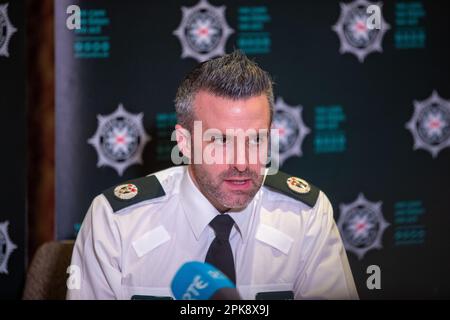 Belfast, Royaume-Uni. 06th avril 2023. PSNI ACCS Bobby Singleton. S'adresser aux médias à l'hôtel Stormont, Belfast, en ce qui concerne ce qui sera un week-end de Pâques très chargé. Il y a un risque de troubles avec les renseignements de l'intérieur de la communauté où la police serait tirée dans Credit: Bonzo/Alay Live News Banque D'Images
