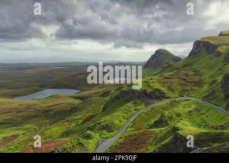 Le Quiraing à pied sur l'île de Skye en Ecosse Banque D'Images