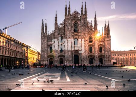 Cathédrale de Milan, Basilique de San Lorenzo di Milano le matin, Italie Banque D'Images