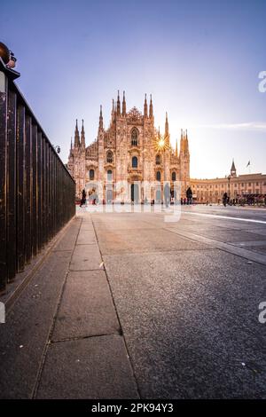 Cathédrale de Milan, Basilique de San Lorenzo di Milano le matin, Italie Banque D'Images