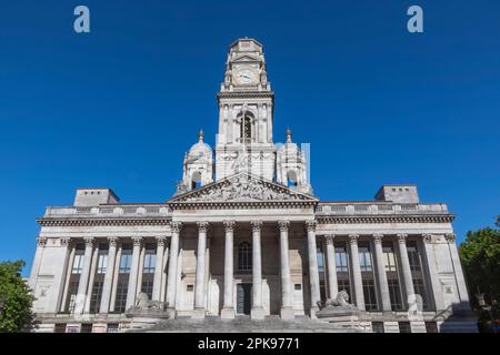 Angleterre, Hampshire, Portsmouth, place Guildhall, hôtel de ville Banque D'Images
