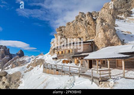 Italie, Trentin-Haut-Adige / Tyrol du Sud, San Giovanni di Fassa, la cabane de Passo principe / Grasleitenpasshütte, Catinaccio / Groupe Rosengarten, Dolomites Banque D'Images