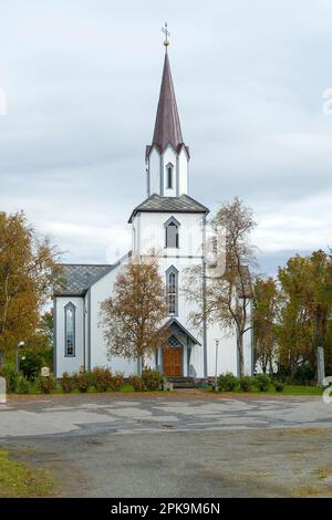 Norvège, côte Atlantique à Kystriksveien, route côtière Fv17, Saltspraumen Kirke Banque D'Images