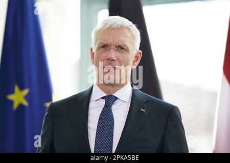 01.03.2023, Allemagne, Berlin, Berlin - le Premier ministre letton Krisjanis Karins lors d'une conférence de presse au bureau du chancelier. 00R230301D043CAROEX.JP Banque D'Images