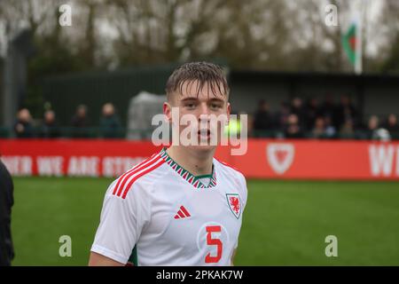 Newport, pays de Galles. 28 mars 2023. Dylan Lawlor, Cardiff City et pays de Galles. Pays de Galles contre Monténégro UEFA U17 Championship Elite Round au Dragon Park. Banque D'Images