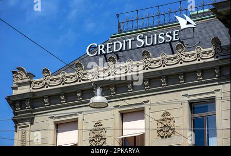 Zurich, Suisse - Credit Suisse, logo de la société sur la façade du siège de la Credit Suisse Bank à Paradeplatz dans le quartier de Zurich, ici à l'occasion de la prise de contrôle par UBS Bank. Archiver la photo à partir de 20.05.2007 Banque D'Images