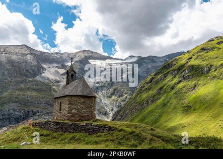 Petite chapelle de la montagne Grossglockner dans le parc national du Haut Tauern, Autriche Banque D'Images