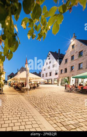 Place du marché, connue sous le nom de Grüner Markt dans la vieille ville de Fürth, Franconie, Allemagne Banque D'Images