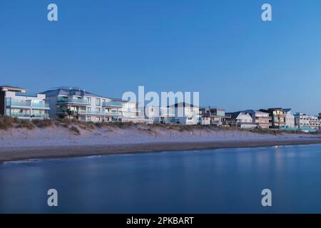 Angleterre, Dorset, Poole, Sandbanks Beach et Luxury Waterfront Houses and Apartments Banque D'Images