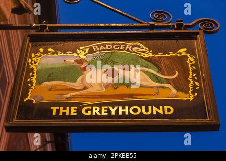 Angleterre, Dorset, Blandford Forum, le Greyhound Pub Sign Banque D'Images