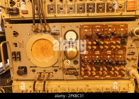 Angleterre, Dorset, Blandford Forum, Royal Signals Museum, exposition intérieure d'équipement militaire de communication historique Banque D'Images