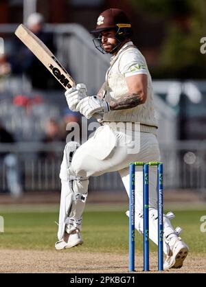 6th avril 2023 ; Old Trafford, Manchester, Angleterre : championnat du comté de la division 1, Lancashire versus Surrey Day 1 ; Jordan Clark&#xA0 ; de Surrey Banque D'Images