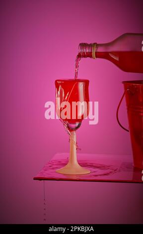 Bouteille d'alcool versée dans un verre avec le verre débordant et la boisson éclaboussant autour de lui. Banque D'Images