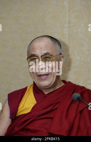 Sa Sainteté le Dalaï Lama de 14th tient une conférence de presse à Sydney dans le cadre d'une visite de onze jours en Australie (6-16 juin). Sheraton Wentworth Hotel, Sydney, Australie. 14.06.07. Banque D'Images