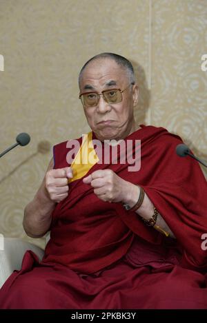 Sa Sainteté le Dalaï Lama de 14th tient une conférence de presse à Sydney dans le cadre d'une visite de onze jours en Australie (6-16 juin). Sheraton Wentworth Hotel, Sydney, Australie. 14.06.07. Banque D'Images