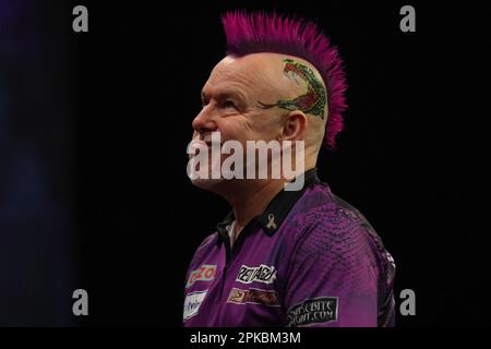 Peter Wright réagit lors de la première nuit 2023 du PDC de Cazoo, Darts 10, à l'Utilita Arena Birmingham, Birmingham, Royaume-Uni, 6th avril 2023 (photo de Gareth Evans/News Images) Banque D'Images