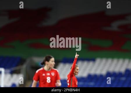 Cardiff, Royaume-Uni. 06th avril 2023. Jess Fishlock du pays de Galles est à l'affiche. Wales Women v Northern Ireland Women, football international amical au Cardiff City Stadium à Cardiff, pays de Galles, le jeudi 6th avril 2023. Cette image ne peut être utilisée qu'à des fins éditoriales. Usage éditorial seulement, photo par Andrew Orchard/Andrew Orchard sports photographie/Alamy Live News crédit: Andrew Orchard sports photographie/Alamy Live News Banque D'Images