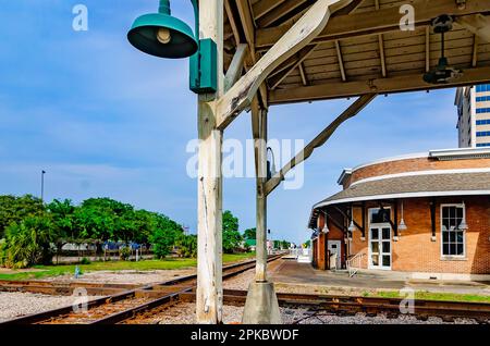 Le dépôt de train de la gare Union de Gulfport est représenté, 2 avril 2023, à Gulfport, Mississippi. La gare a été construite en 1904. Banque D'Images