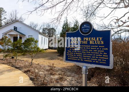 Tupelo, MS - janvier 2023: Elvis Presley Blues marqueur près de son lieu de naissance à Tupelo, MS Banque D'Images