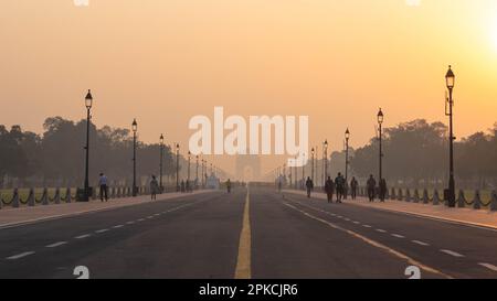 Belle matinée brumeuse de la porte de l'Inde, vue matinale, New Delhi Banque D'Images