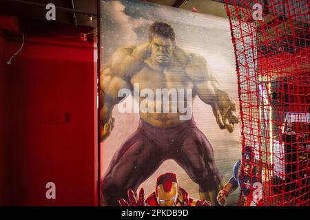 Ternopil, Ukraine- Mars, 2023: Poster Hulk dans la salle de jeux pour enfants. Banque D'Images