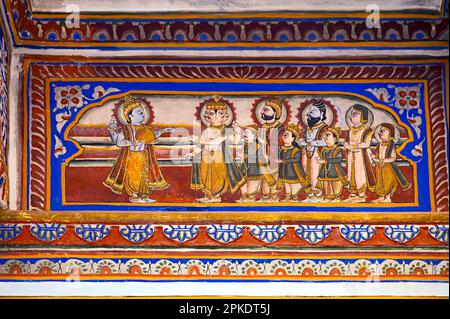 Peinture mythologique colorée sur le mur intérieur du musée Dr. Ramnath Podar Haveli, un musée du patrimoine culturel qui abrite le style de vie Rajasthani, Banque D'Images