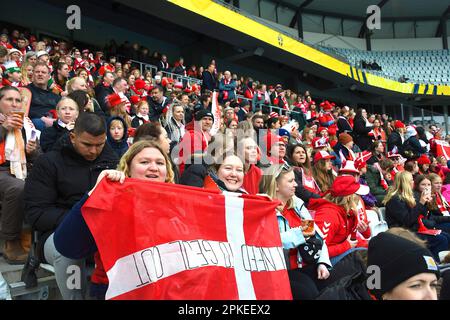 Malmö, Suède. 07th avril 2023. Eleda Stadion, Malmö, Suède, April7th 2023: Fans danois avant le match amical sur 7 avril 2023 entre la Suède et le Danemark à Eleda Stadion à Malmö, Suède (Peter Sonander/SPP) crédit: SPP photo de presse sportive. /Alamy Live News Banque D'Images