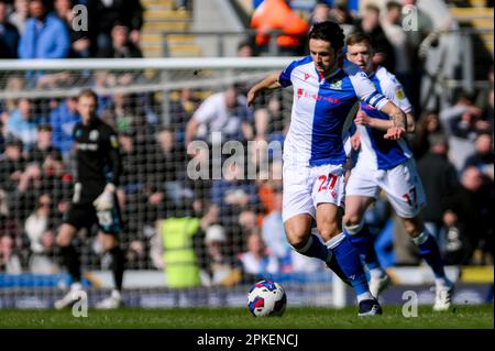 Lewis Travis #27 de Blackburn Rovers en action The Sky Bet Championship Match Blackburn Rovers vs Norwich City à Ewood Park, Blackburn, Royaume-Uni, 7th avril 2023 (photo de Ben Roberts/News Images) Banque D'Images