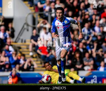 Lewis Travis #27 de Blackburn Rovers en action pendant le match de championnat Sky Bet Blackburn Rovers vs Norwich City à Ewood Park, Blackburn, Royaume-Uni, 7th avril 2023 (photo de Ben Roberts/News Images) Banque D'Images