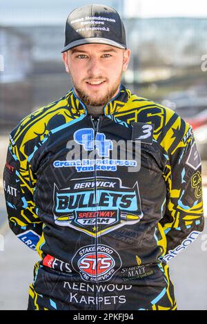 Mason Watson - Berwick 'GHT' Bullets lors du match de la Ligue nationale de développement entre Belle vue Colts et Berwick Bullets au National Speedway Stadium, Manchester, le vendredi 7th avril 2023. (Photo : Ian Charles | INFORMATIONS MI) Credit: INFORMATIONS MI & Sport /Alamy Live News Banque D'Images