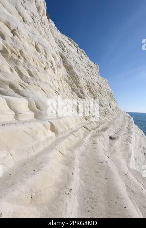 Falaise rocheuse des marches des Turcs à Agrigento, Sicile, Italie. Banque D'Images