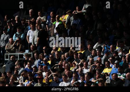 Oxford, Royaume-Uni. 07th avril 2023. Sheffield mercredi fans pendant le match Sky Bet League 1 Oxford United contre Sheffield mercredi au Kassam Stadium, Oxford, Royaume-Uni, 7th avril 2023 (photo de Gareth Evans/News Images) à Oxford, Royaume-Uni le 4/7/2023. (Photo de Gareth Evans/News Images/Sipa USA) Credit: SIPA USA/Alay Live News Banque D'Images