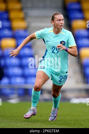 Claire Hunt en Australie lors d'un match international amical au Cherry Red Records Stadium de Londres. Date de la photo: Vendredi 7 avril 2023. Banque D'Images