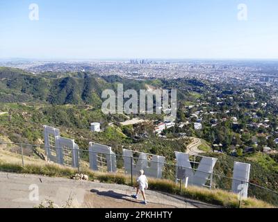 Los Angeles, États-Unis. 07th mars 2023. Détail du lettrage Hollywood Sign et vue sur Los Angeles. Credit: Barbara Munker/dpa/Alay Live News Banque D'Images