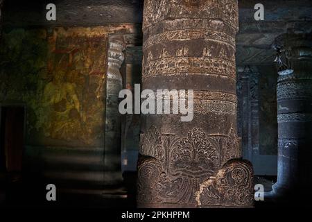 Le site du patrimoine mondial des grottes d'Ajanta a sculpté des piliers de l'Inde. Banque D'Images