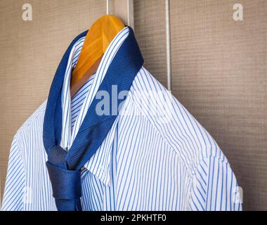 La mode italienne - chemise d'affaires, commodes classiques, prêt pour un voyage d'affaires Banque D'Images